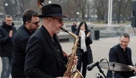 Street jazz trio RAW